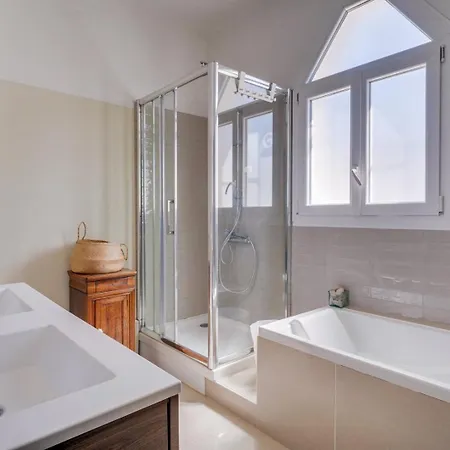 بيت ضيافة Tres Belle Maison Avec Piscine Et Jardin 4*