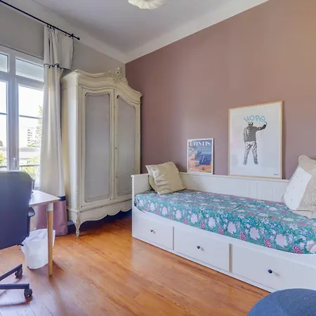 Holiday home Tres Belle Maison Avec Piscine Et Jardin Bordeaux