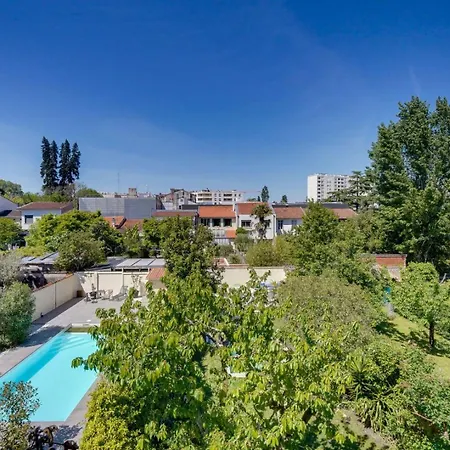 Tres Belle Maison Avec Piscine Et Jardin 4*